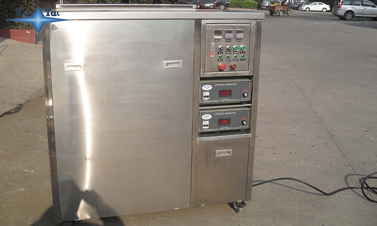 全自動超聲波噴淋清洗機如何將產(chǎn)品清洗干凈的？