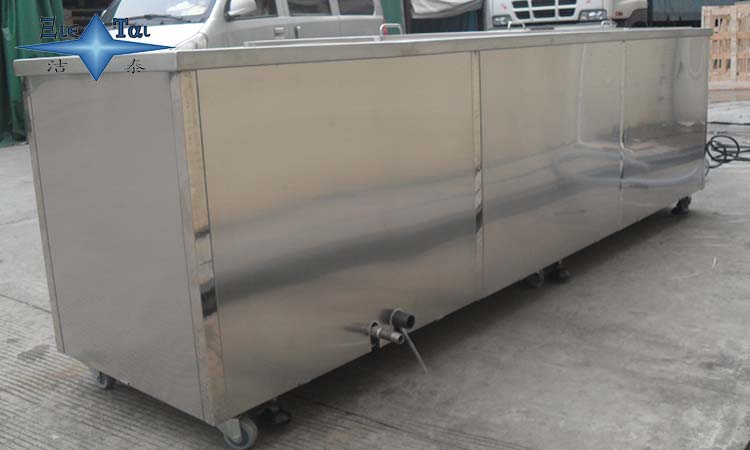 超聲波清洗設備如何發(fā)揮清洗作用？其三大優(yōu)勢是啥？