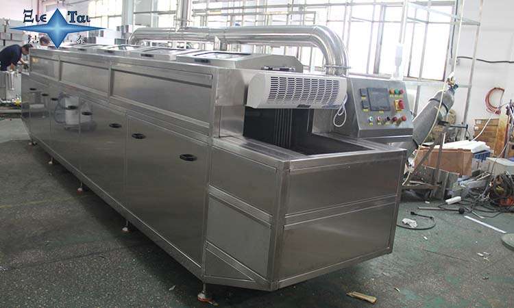 大型超聲波清洗機替代人工刷洗：潔泰定制化除油除銹方案，提升良品率