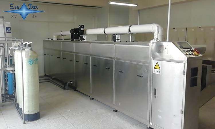 購買超聲波清洗機時需要查看哪些參數(shù)？又是如何完成清洗工作？