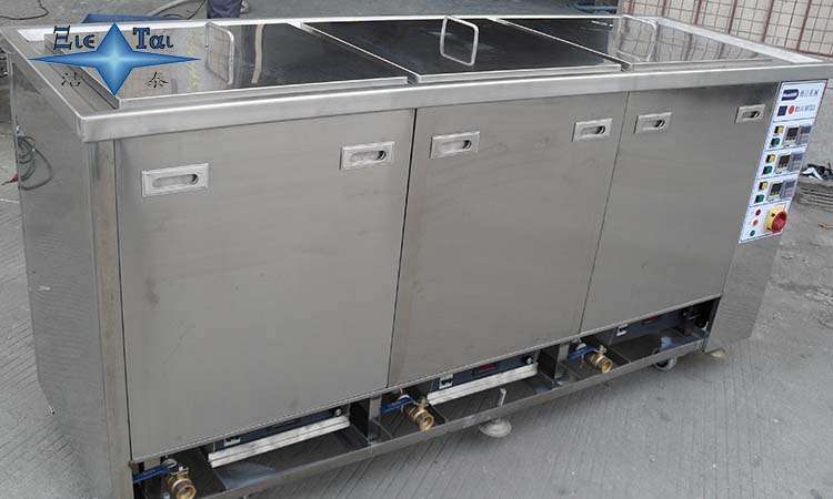 超聲波清洗機在航空制造行業(yè)的應用，如何清潔航空設備？