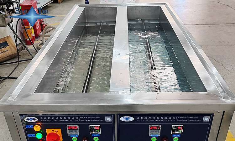 超聲波清洗機(jī)的水泵選擇：類型、特性與應(yīng)用指南