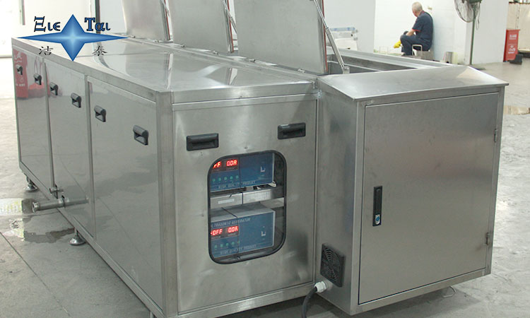 大型設(shè)備三天兩頭停機(jī)維修？潔泰大型超聲波清洗機(jī)，用非標(biāo)定制告別“老爺機(jī)”時代